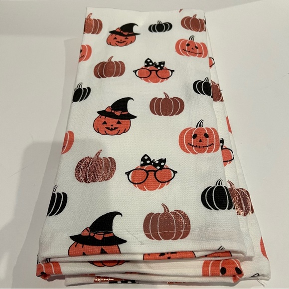 🍁 Super Cute Pumpkin Kitchen Towels- Set of 2- NWT - Picture 3 of 3